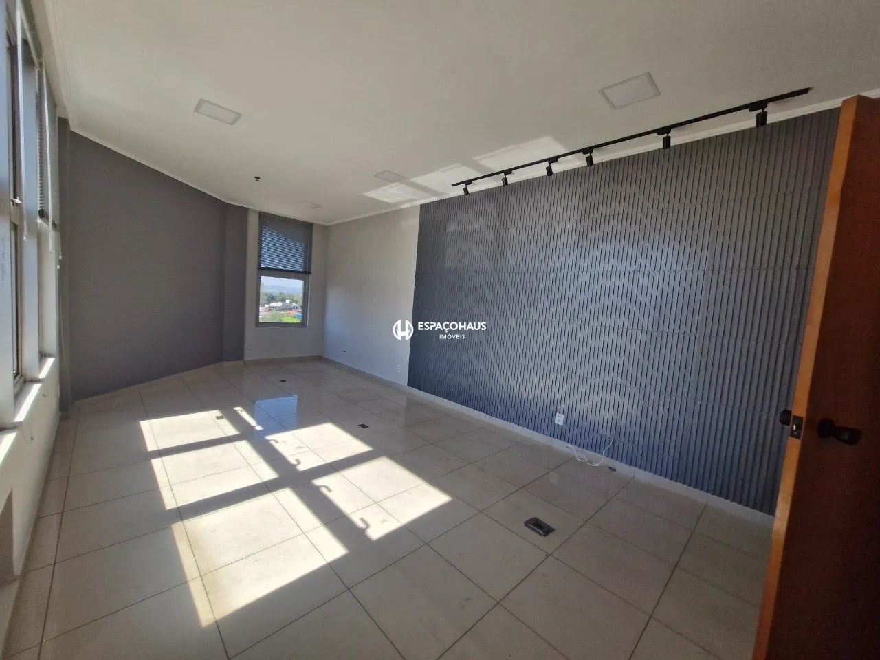 Sala Comercial para Alugar no Centro de Indaiatuba/SP.