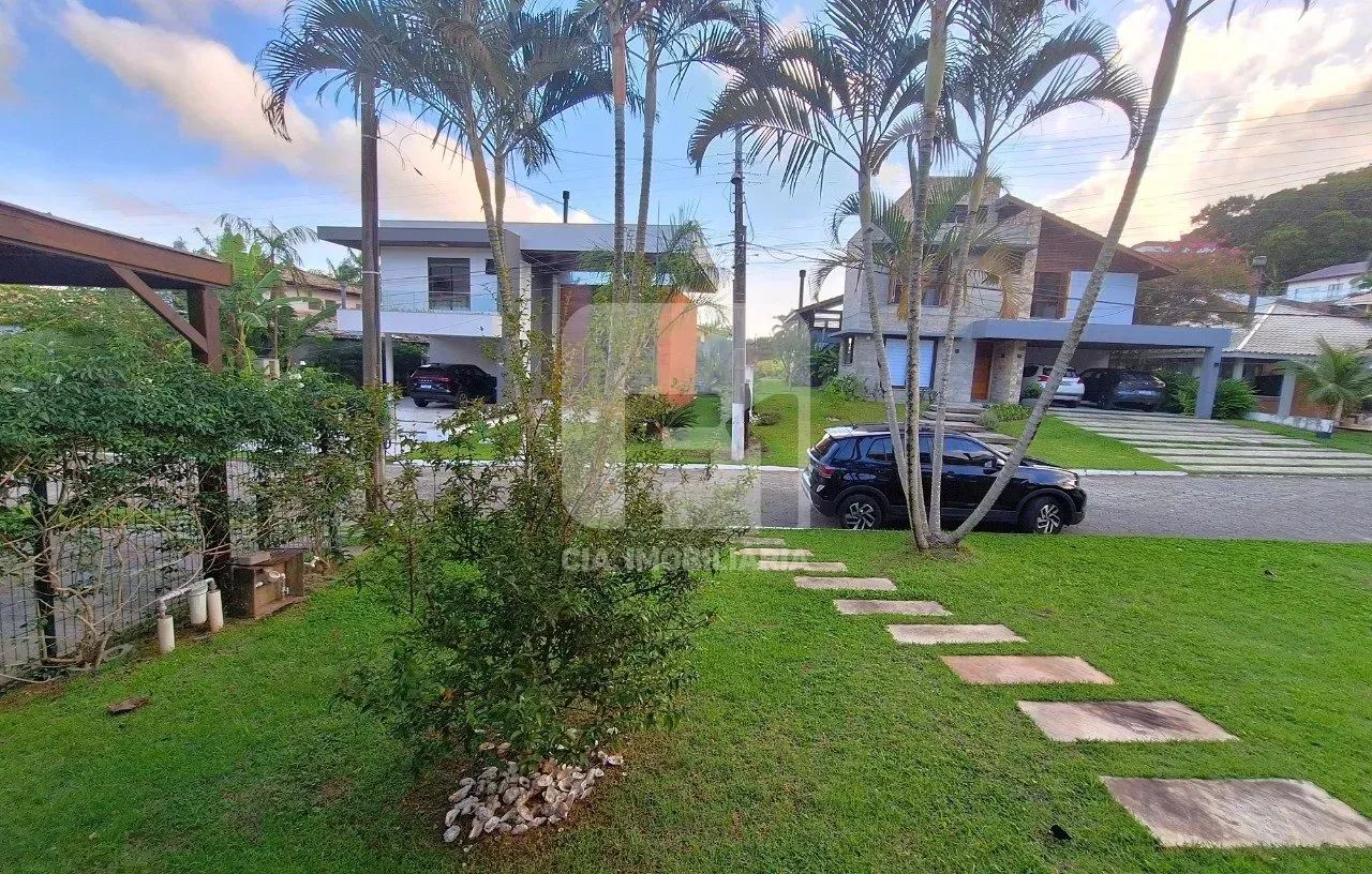 Casa de 5 dormitórios à venda no Sambaqui - Foto 3