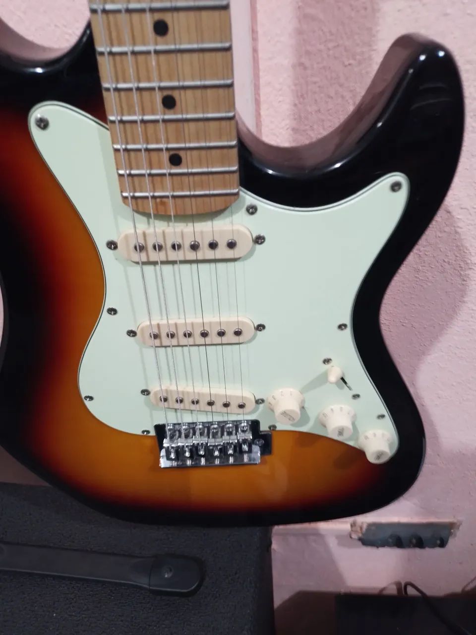Guitarra e pedal looper