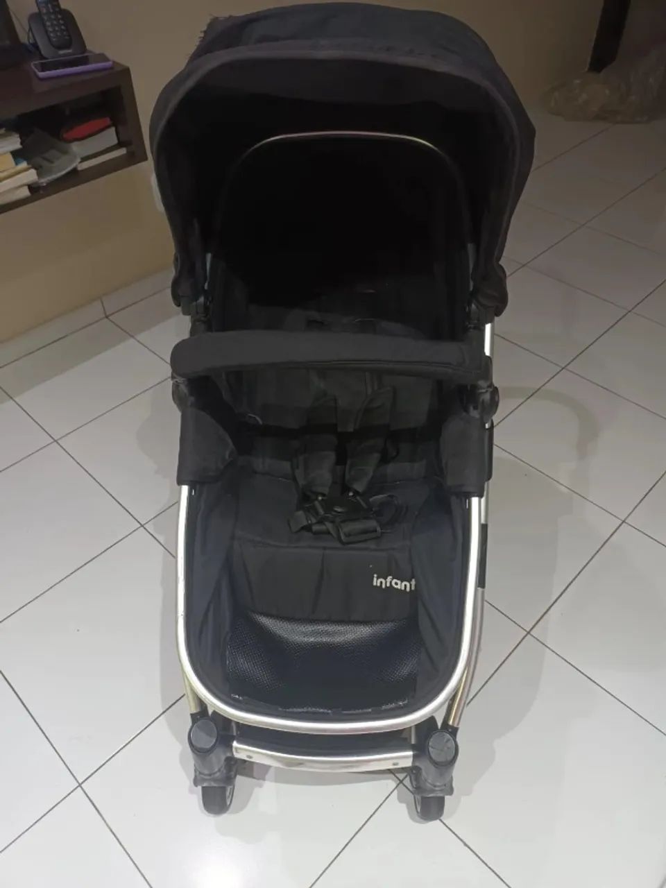 carrinho de bebê infanti com bebê conforto e base para carro - Foto 2