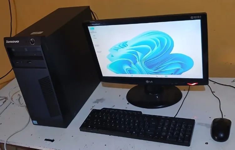 Desktop Lenovo - i3, 8GB (RAM), 500GB (HD)