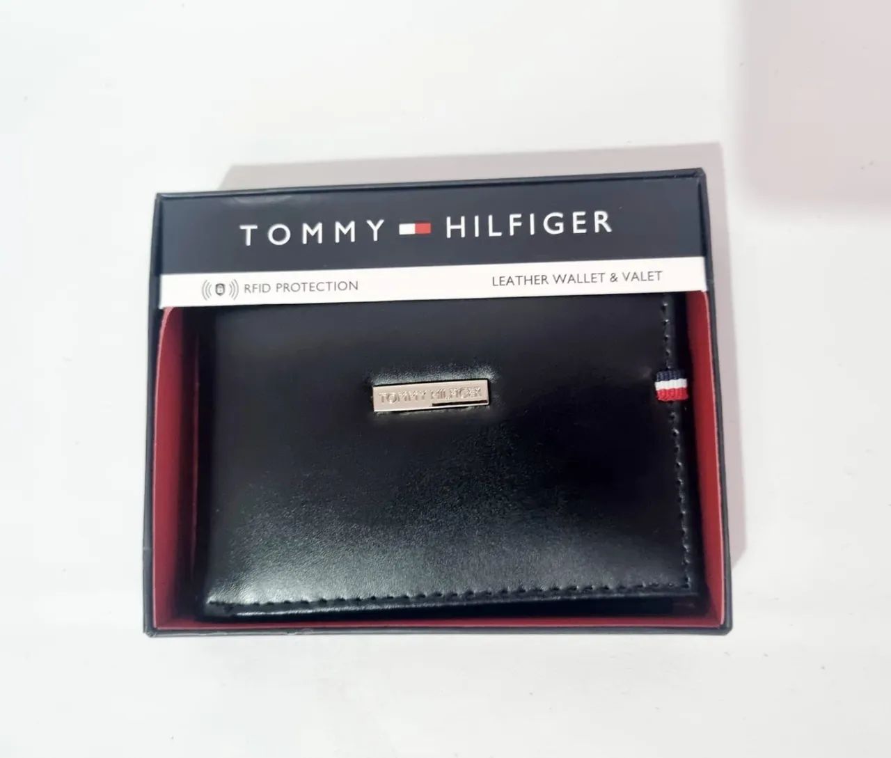 Carteira Tommy Hilfiger de couro NOVA 
