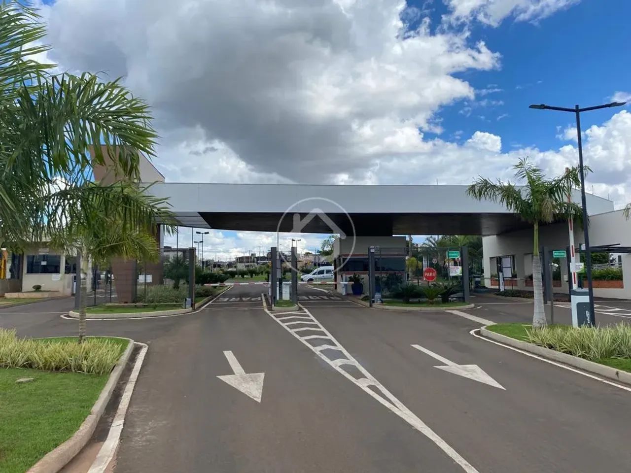 TERRENO PLANO C/ EXCELENTE LOCALIZAÇÃO
