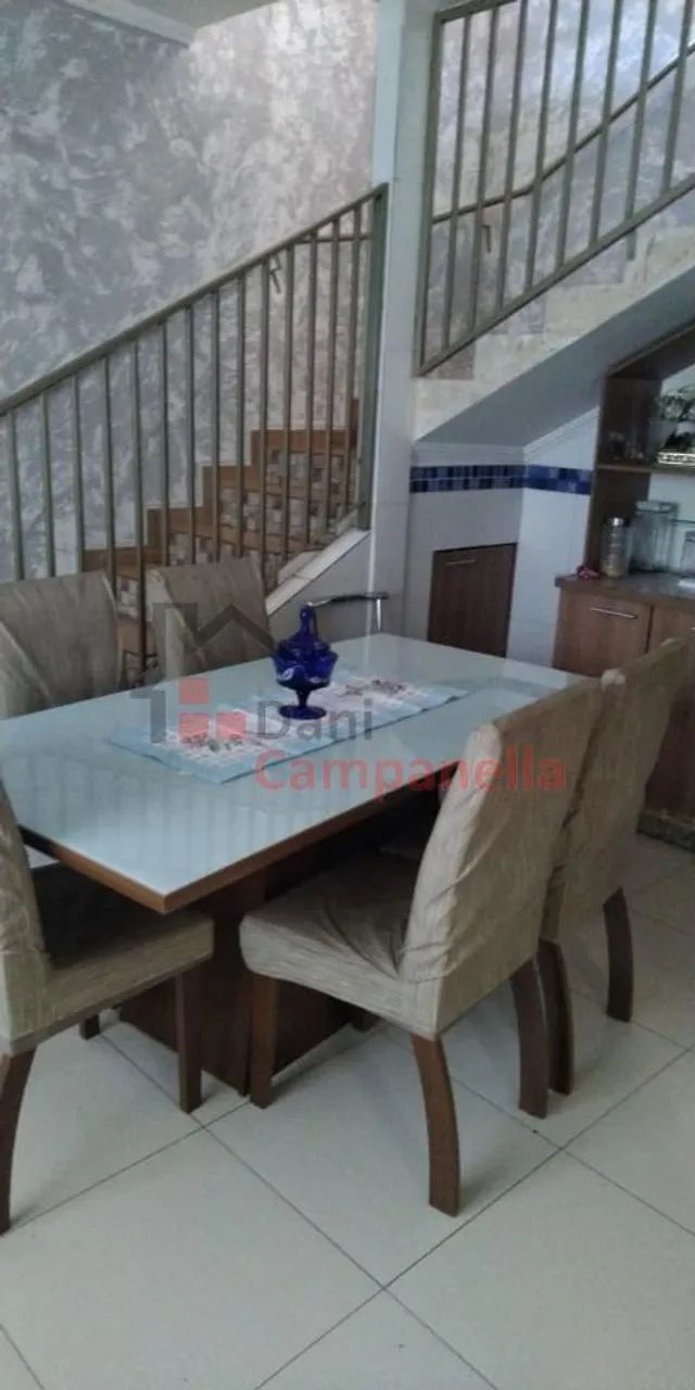 Casa com 4 Dormitórios e 2 Suítes em Pouso Alegre