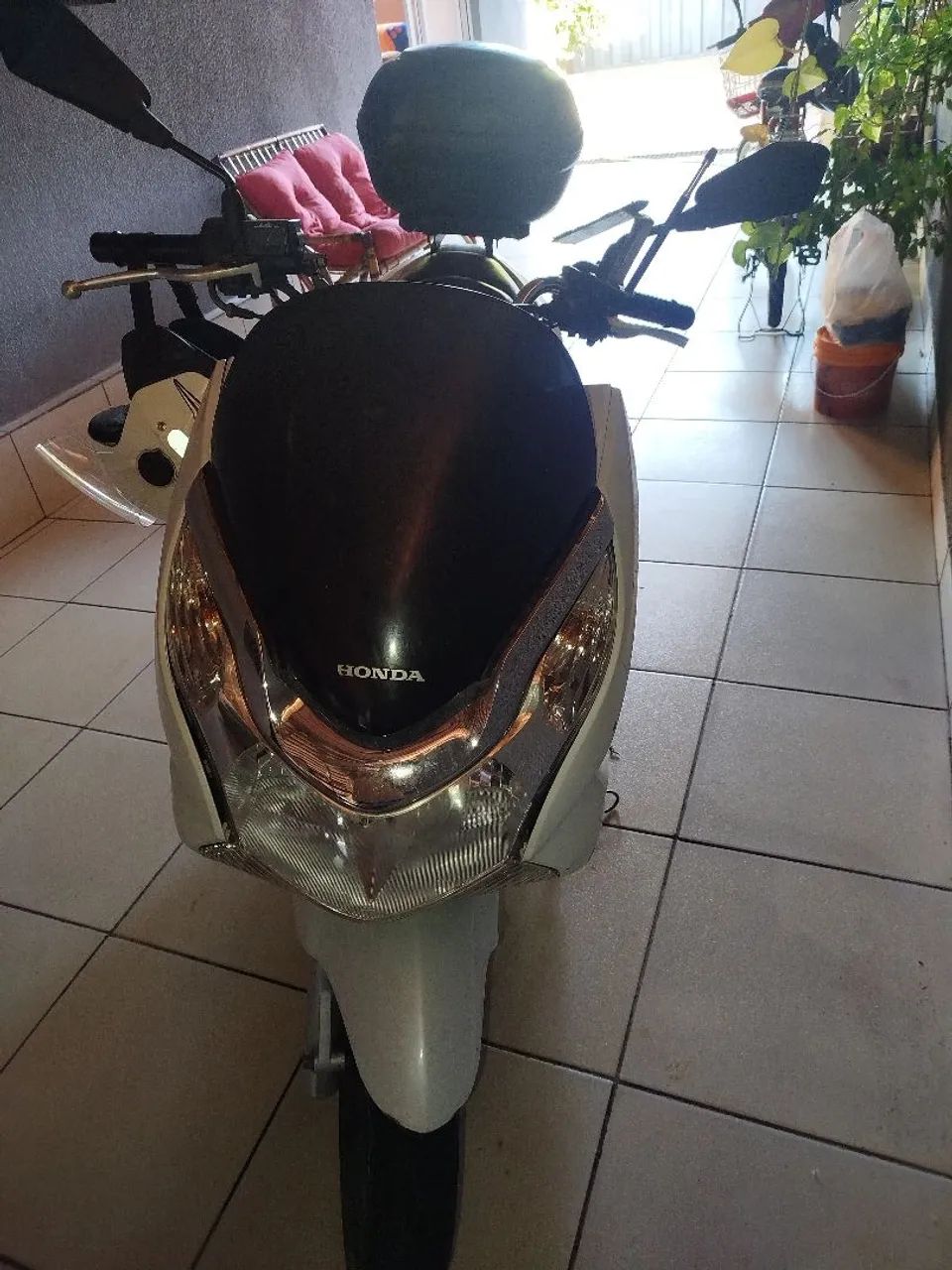 Honda PCX 150 2015 Faz Troca por Carro - Foto 3