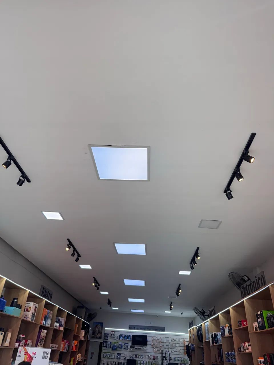 Trilhos de iluminação  - Foto 3