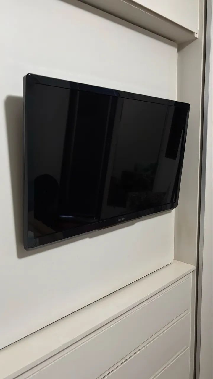 TV Philips 32" + Suporte de Parede