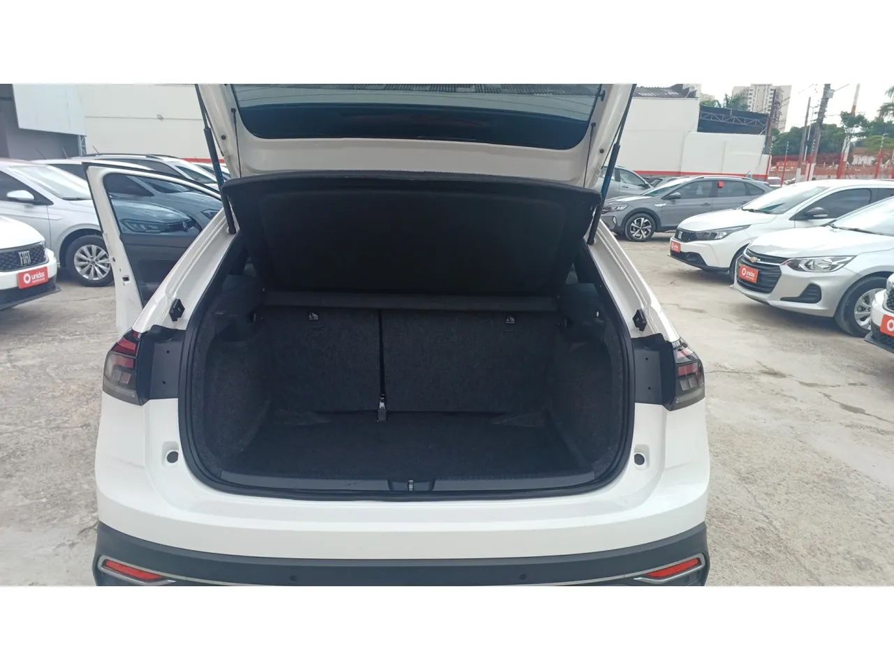 Volkswagen Nivus Highline 1.0 200 TSI Flex Aut., foto 9 de 16