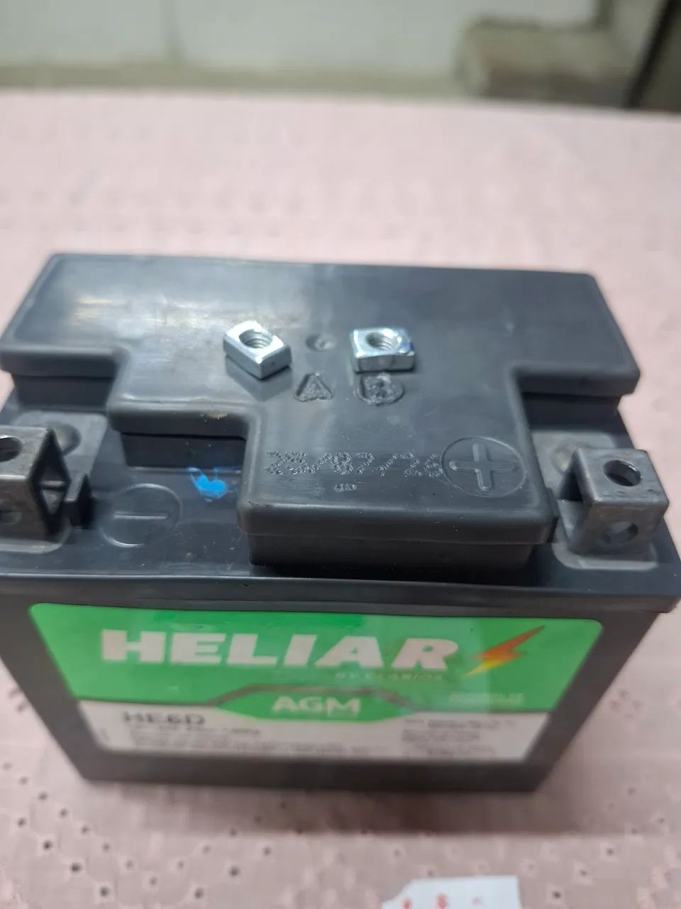 Bateria moto heliar nova 1 ano de garantia 