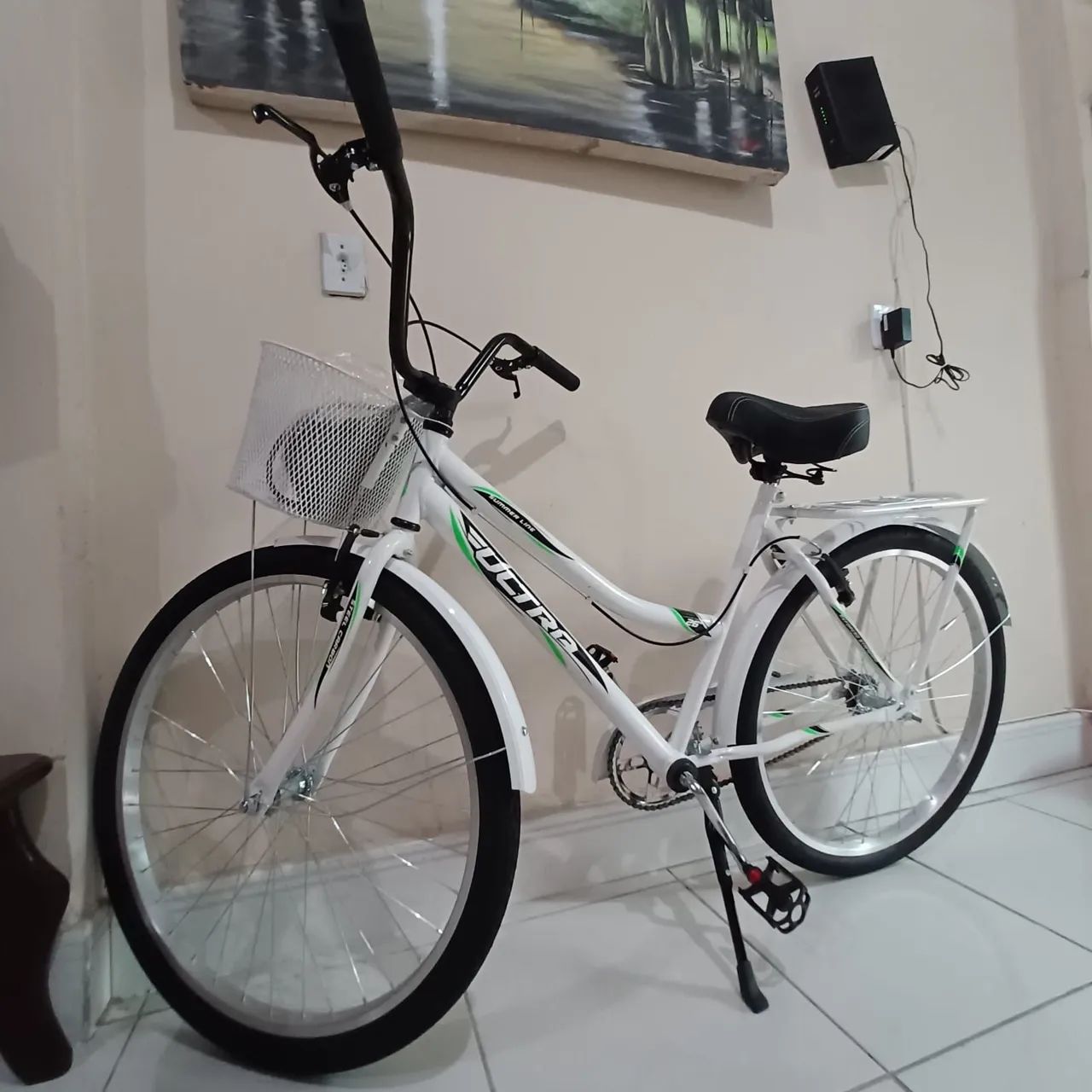 Bicicleta branca nova