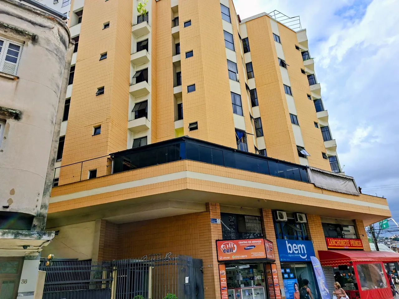 Apartamento de 01 quarto com 02 vagas de garagem no Centro - Foto 3