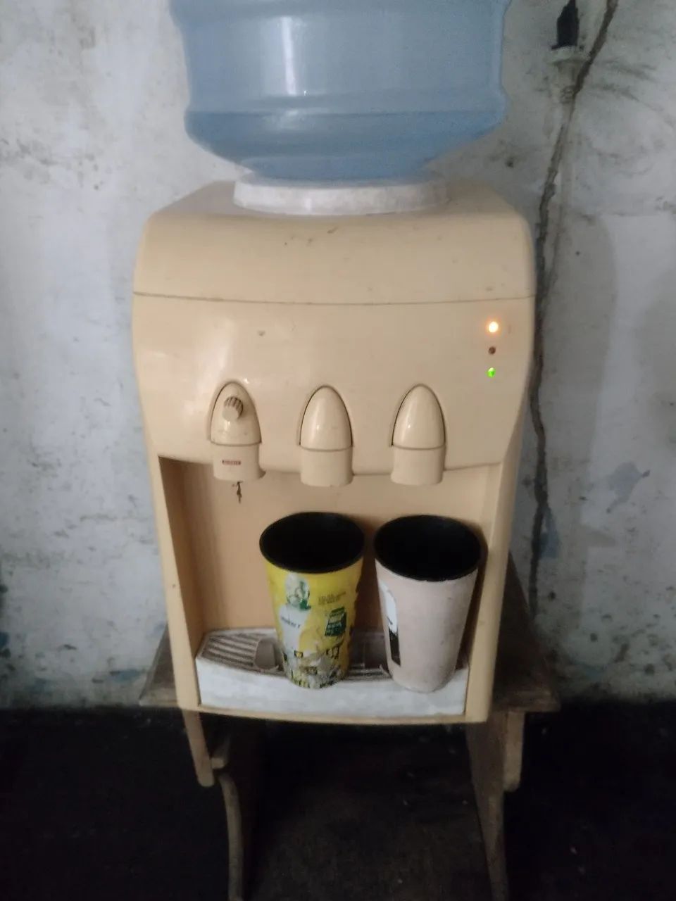 Vendo bebedouro e um microondas  - Foto 3