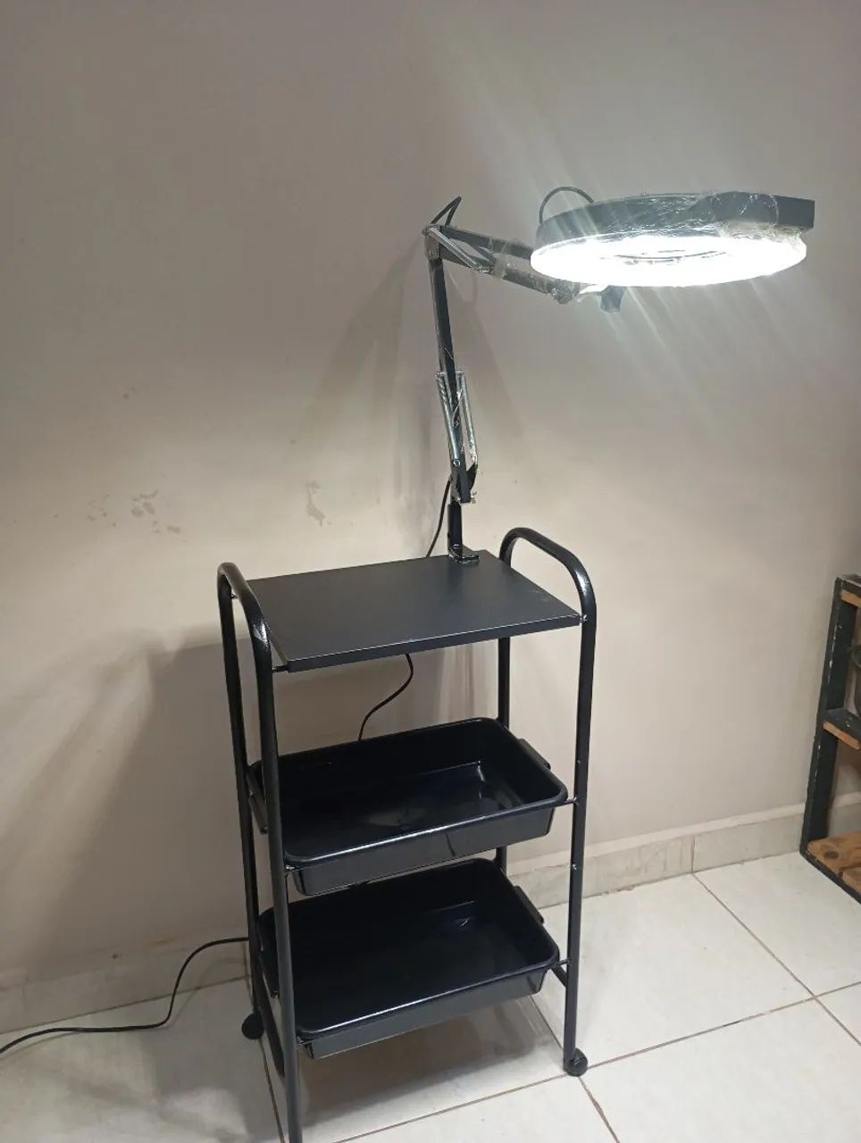 Lupa led luminária+ carrinho auxiliar  - Foto 3