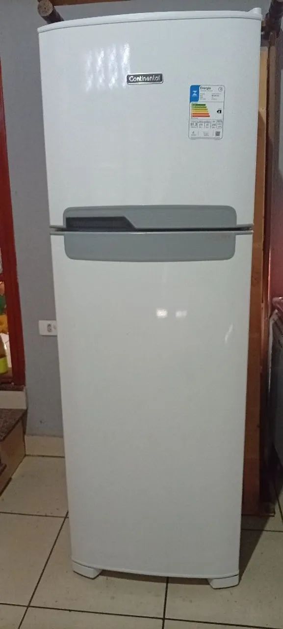 Geladeira Continental TC41 220w