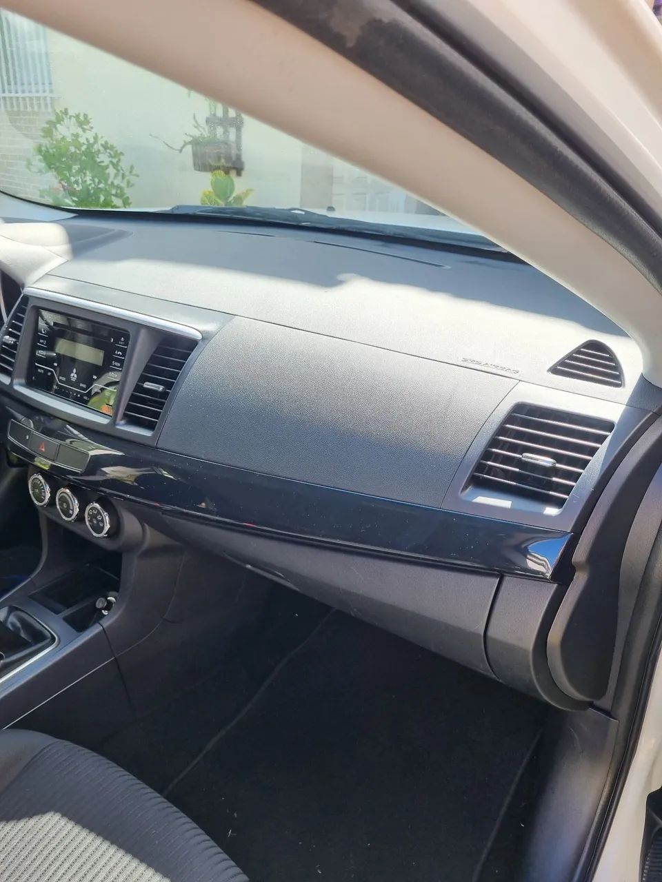 Mitsubishi Lancer 2.0 16V 160cv Mec. 2017 - Foto 9