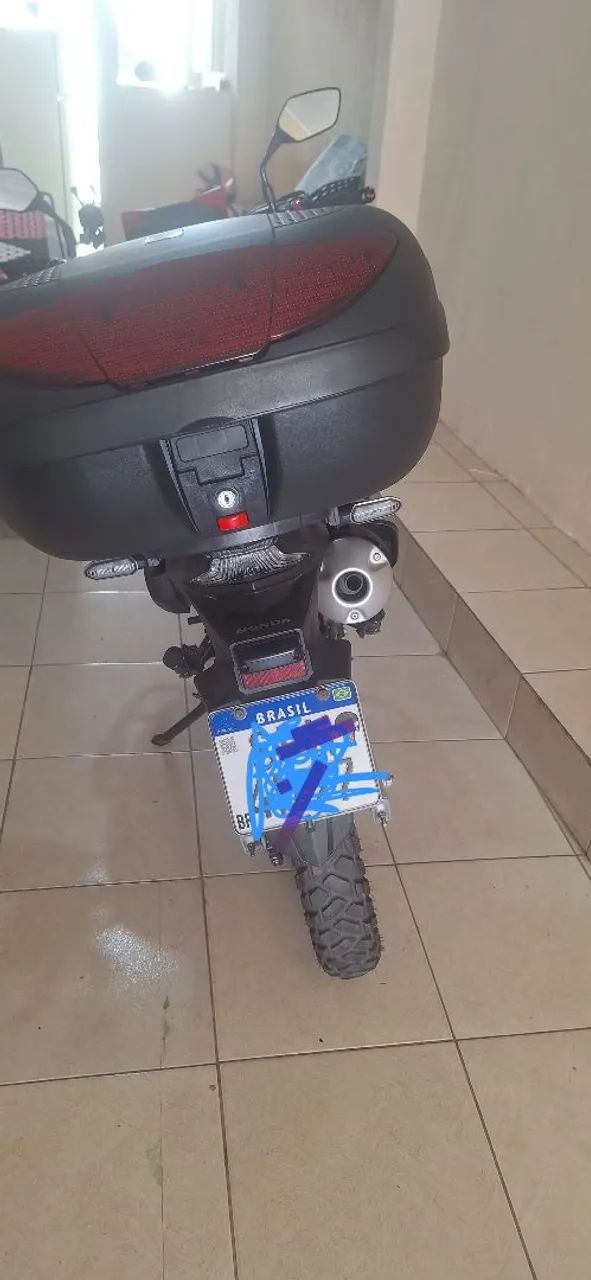 Moto extremamente conservada com baixo km - Foto 4