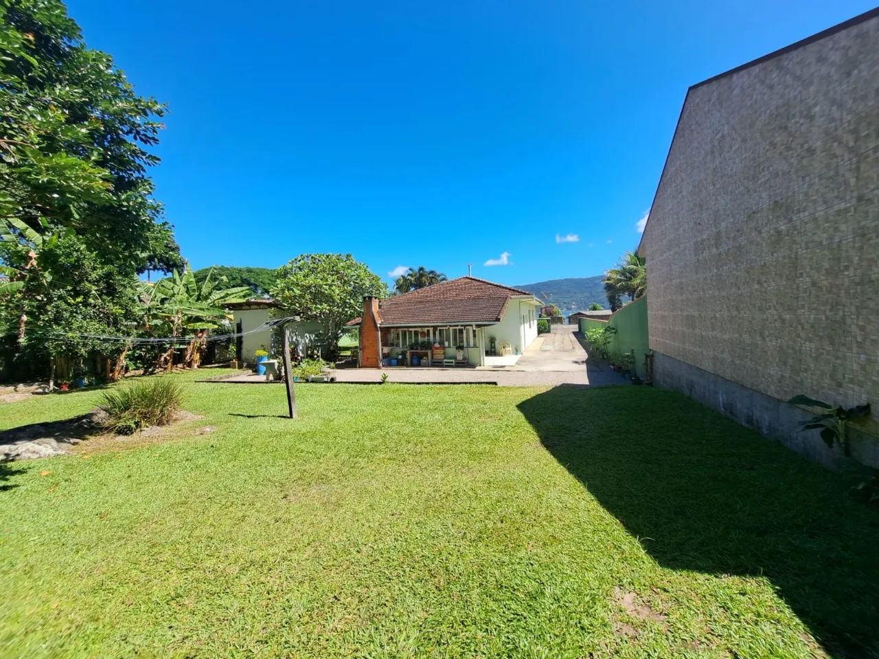 Terreno à Venda, 31369 m² na Barra da lagoa - Foto 2
