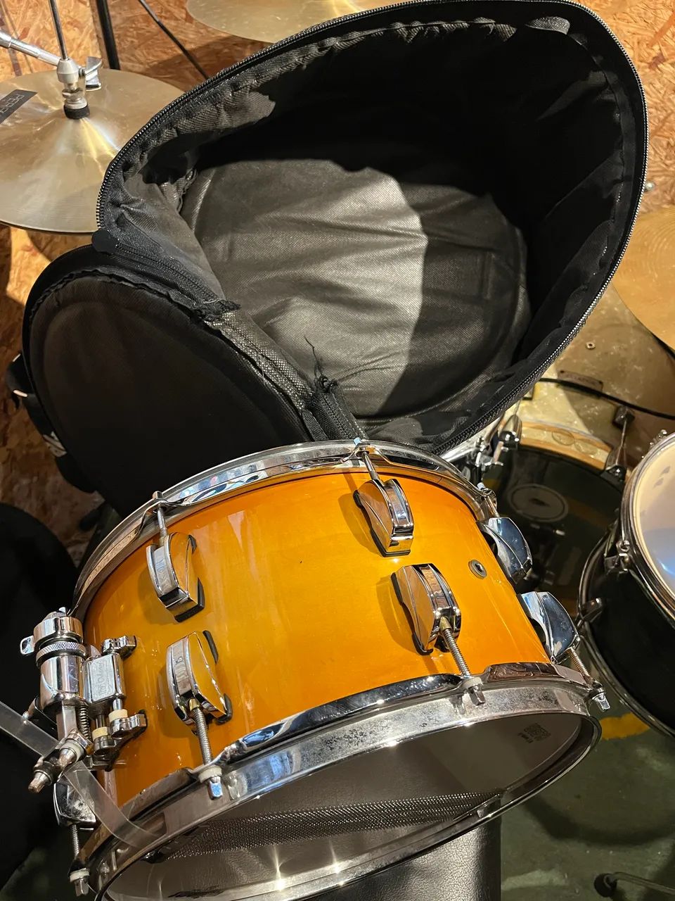 Caixa Odery Eyedentity 13×7 - Instrumentos musicais - Cecília