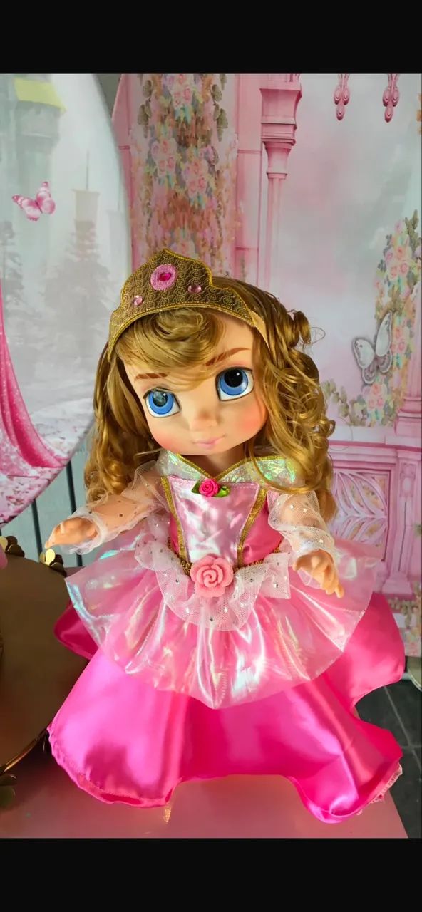 Boneca Animator Aurora com vestido especial