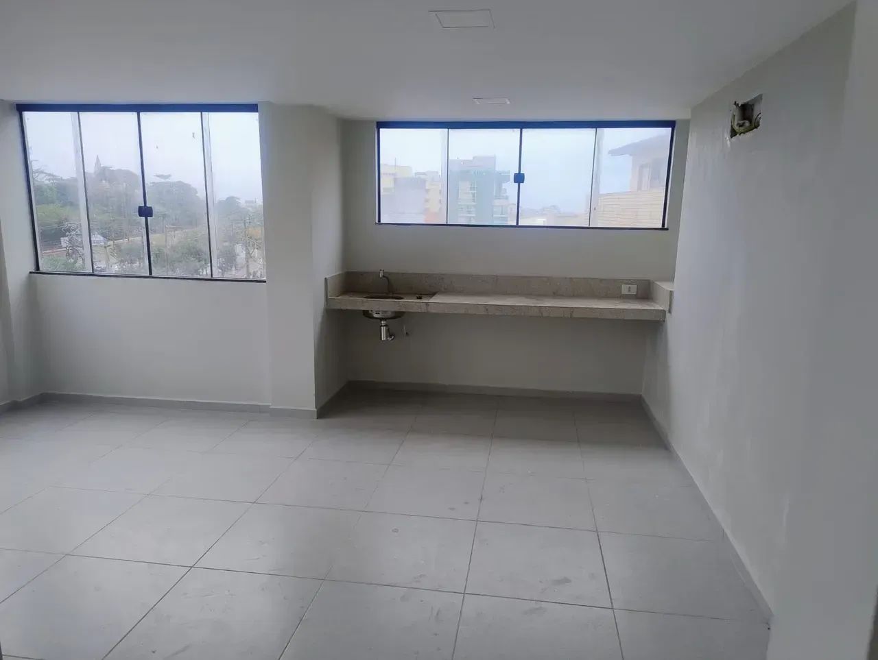 Sala Comercial nos Cavaleiros - Foto 4