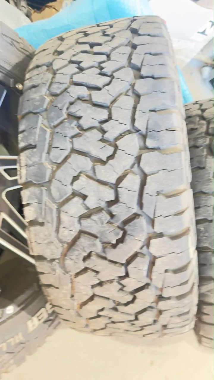 Jogo de rodas 20 polegadas com pneus PANGEA  para Frontier com pneus semi novos! - Foto 4