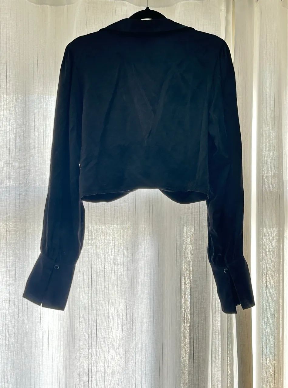 Camisa cropped de cetim - Foto 2