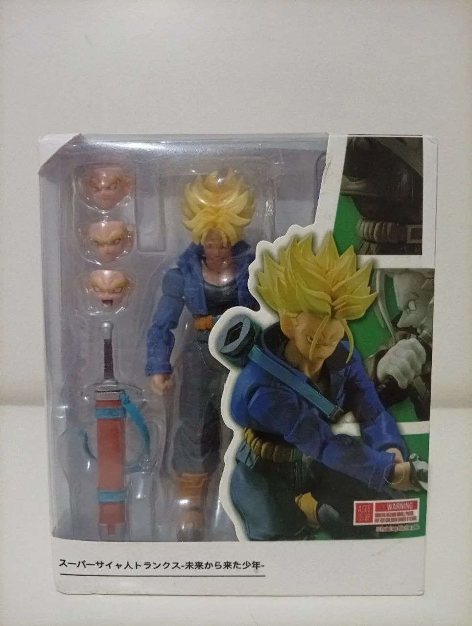 Trunks Super Sayajin action figure 