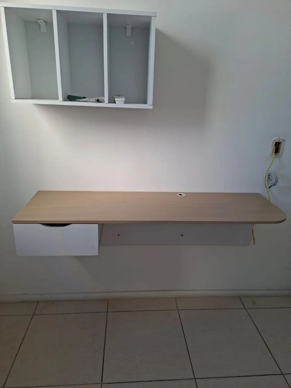  ESCRIVANINHA COM NICHO DE LIVROS 