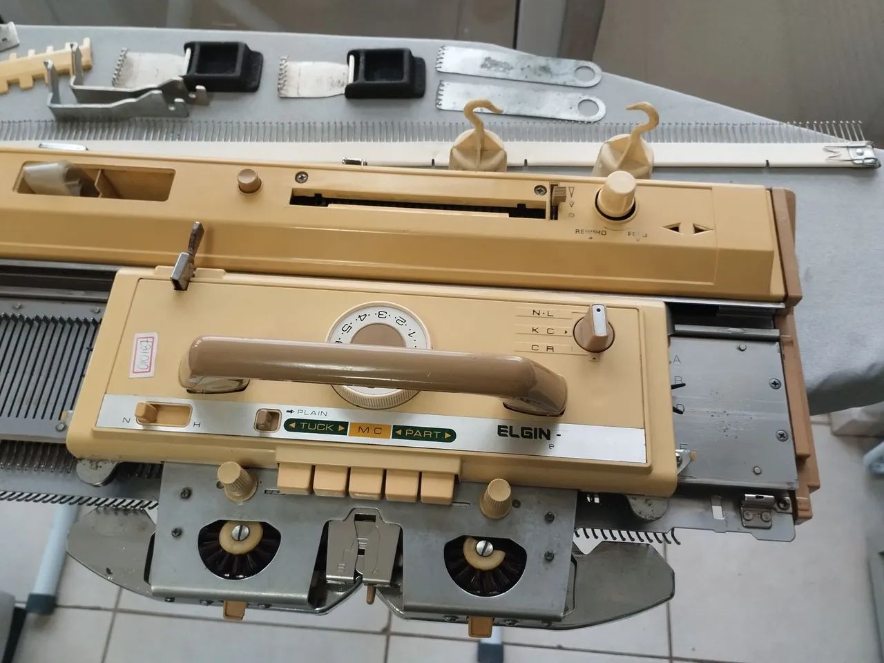 Máquina de tricô Elgin Brother 840 - Foto 4