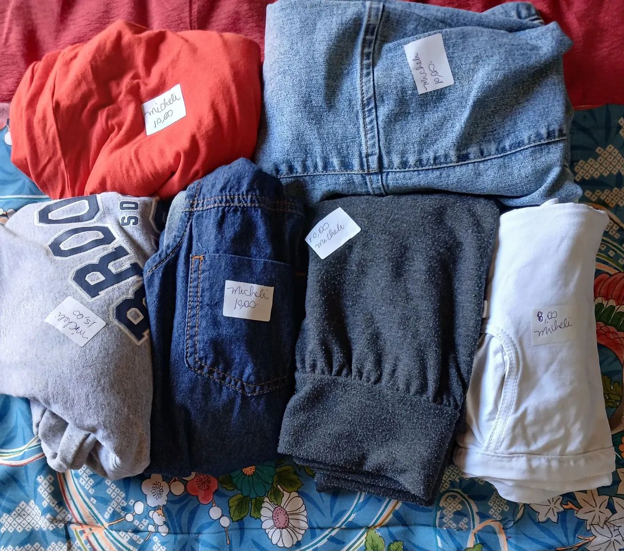 Roupas de brechó 