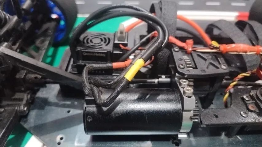 Kyosho GT2 1/8 Eletrico (Todo Revisado, funcionado perfeitamente) - Foto 5