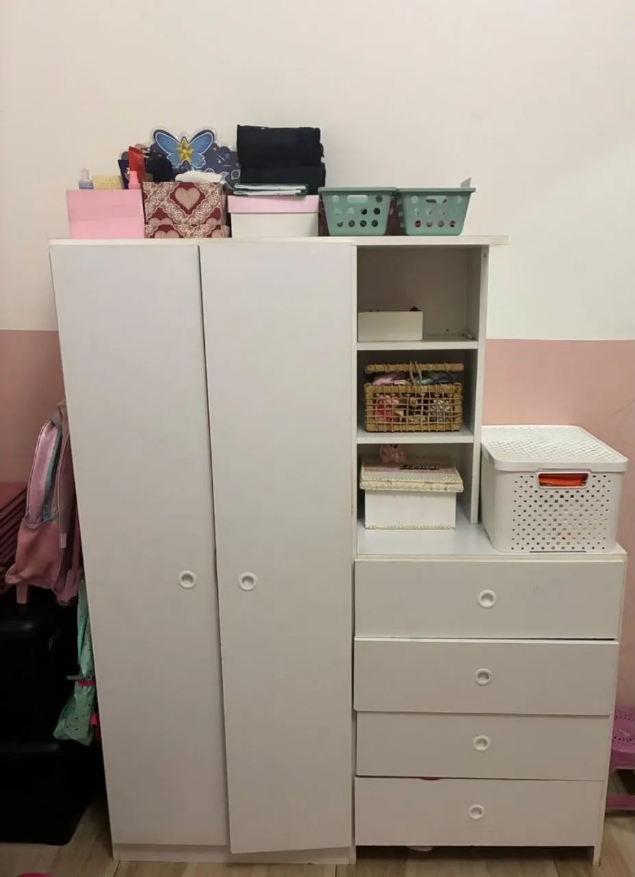 Guarda roupa infantil usado