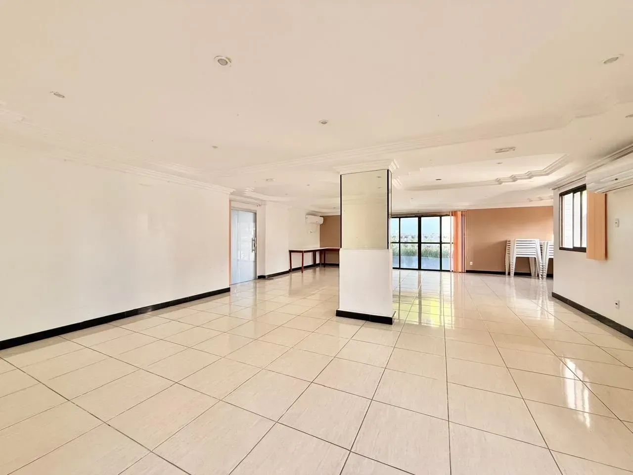 Apartamento no Saint Etienne, 196m², 4 quartos, Marco - Foto 2
