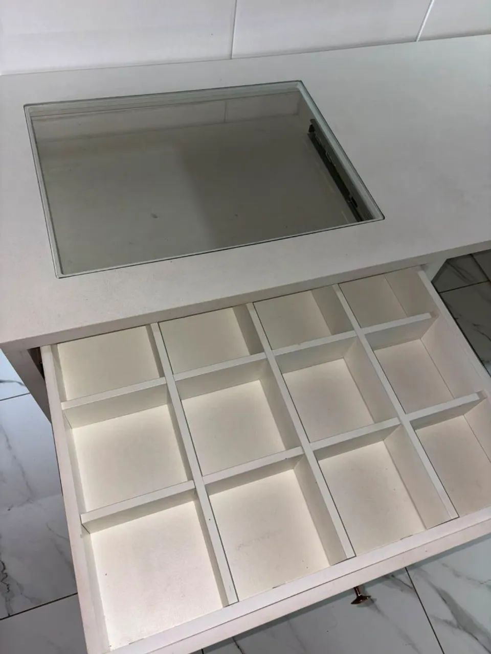 Mesa de estudo com penteadeira planejada - Excelente estado!  - Foto 2