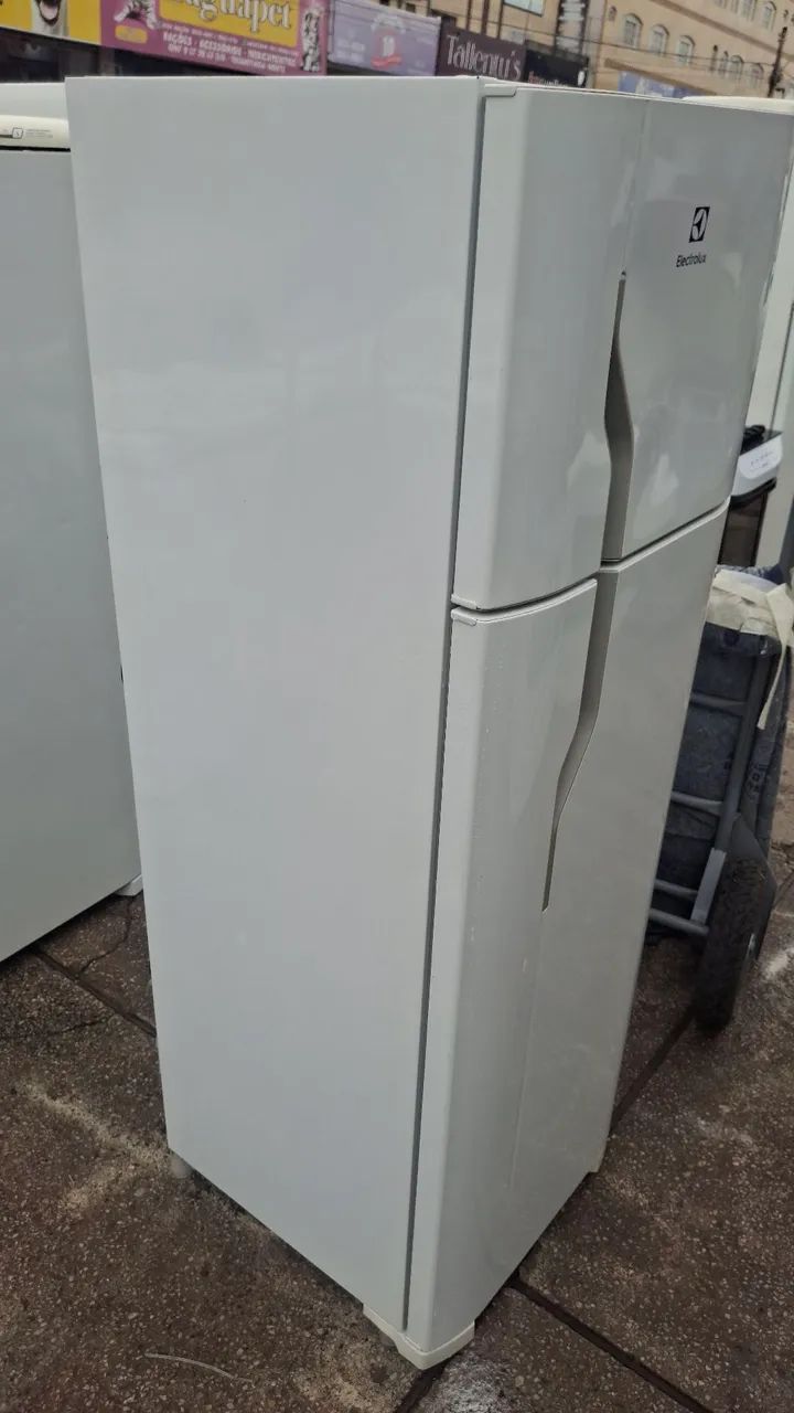 GELADEIRA ELECTROLUX DUPLEX DGELO SEMI-NOVA  - Foto 2
