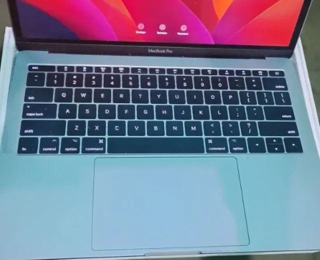 Macbook pro 13 2018-intel core i5 8gb ram ssd 256 gb completo