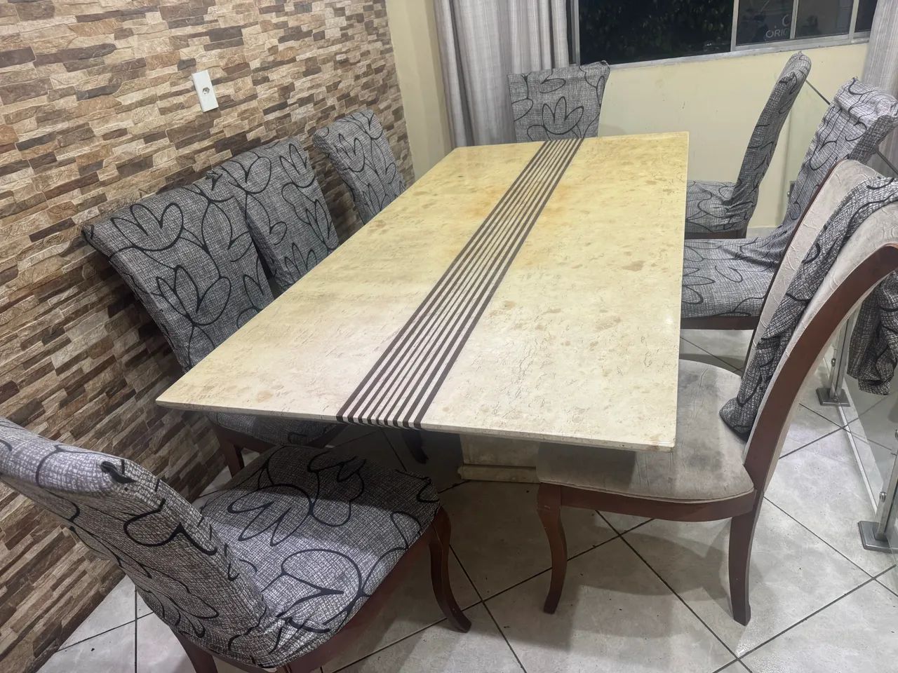 Mesa de janta, com 8 lugares - 8 cadeiras - Foto 3