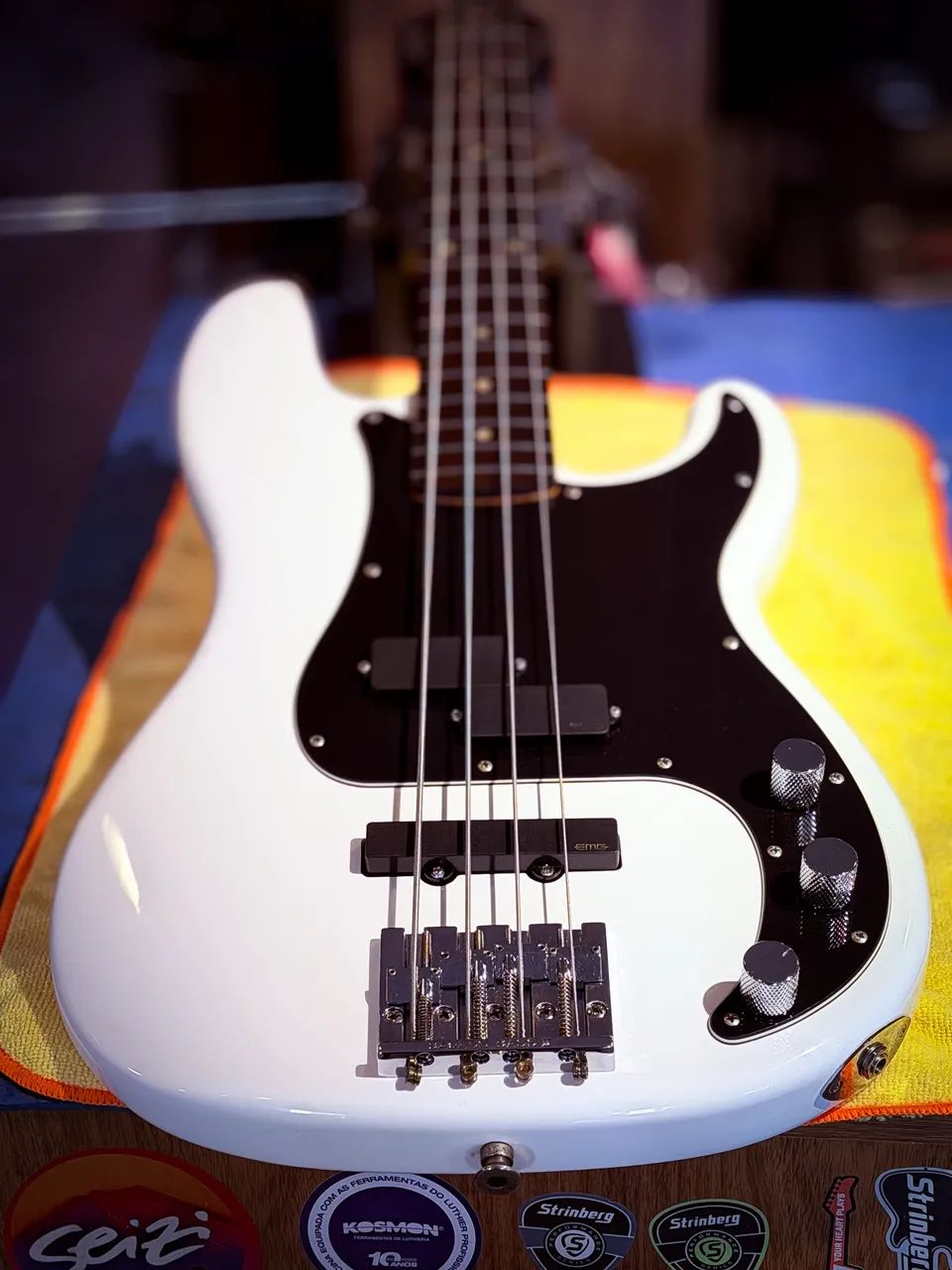 Baixo Squier turbinado  - Foto 3