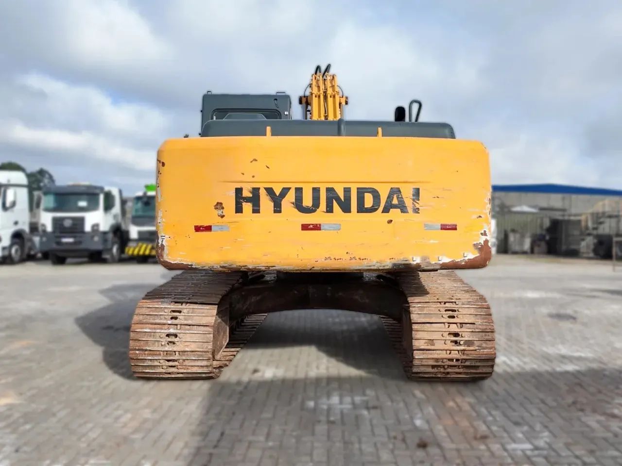 Escavadeira Hyundai 210 lc7 - Foto 6