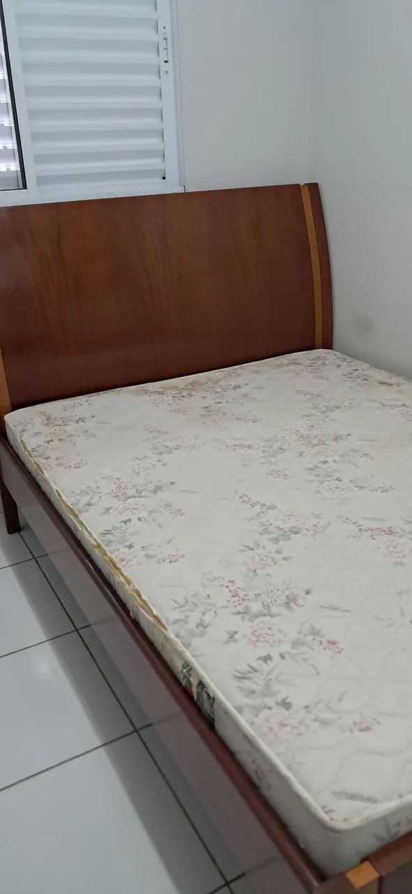 Cama de casal com cabeceira e colchão ortobom 