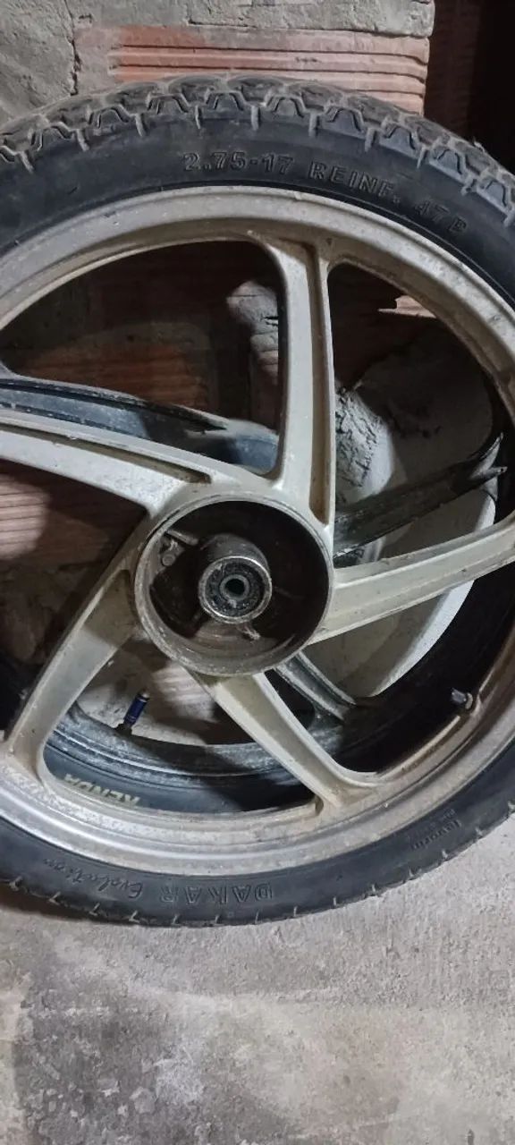 Par de roda com pneu compatível com Shineray Phoenix 