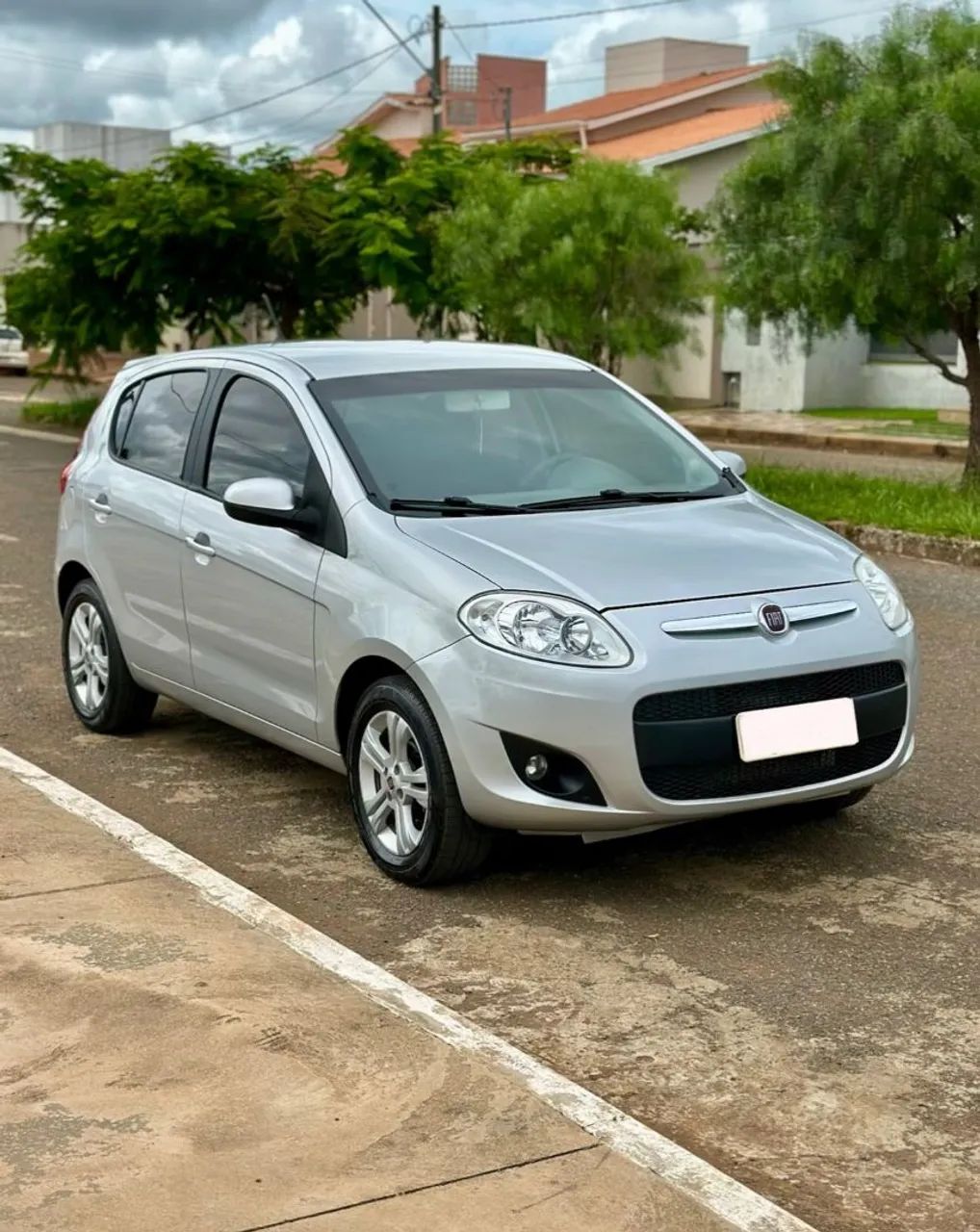 Fiat Palio Palio Week. ATTRACTIVE 1.4 Fire Flex 8V 2012