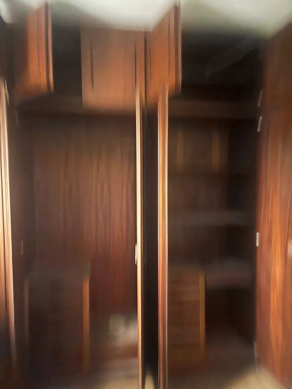 Guarda roupa antigo - Foto 3