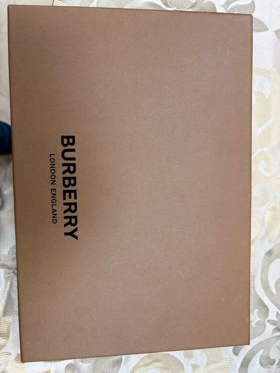 Caixa sapato Burberry 31x21cm - Foto 2