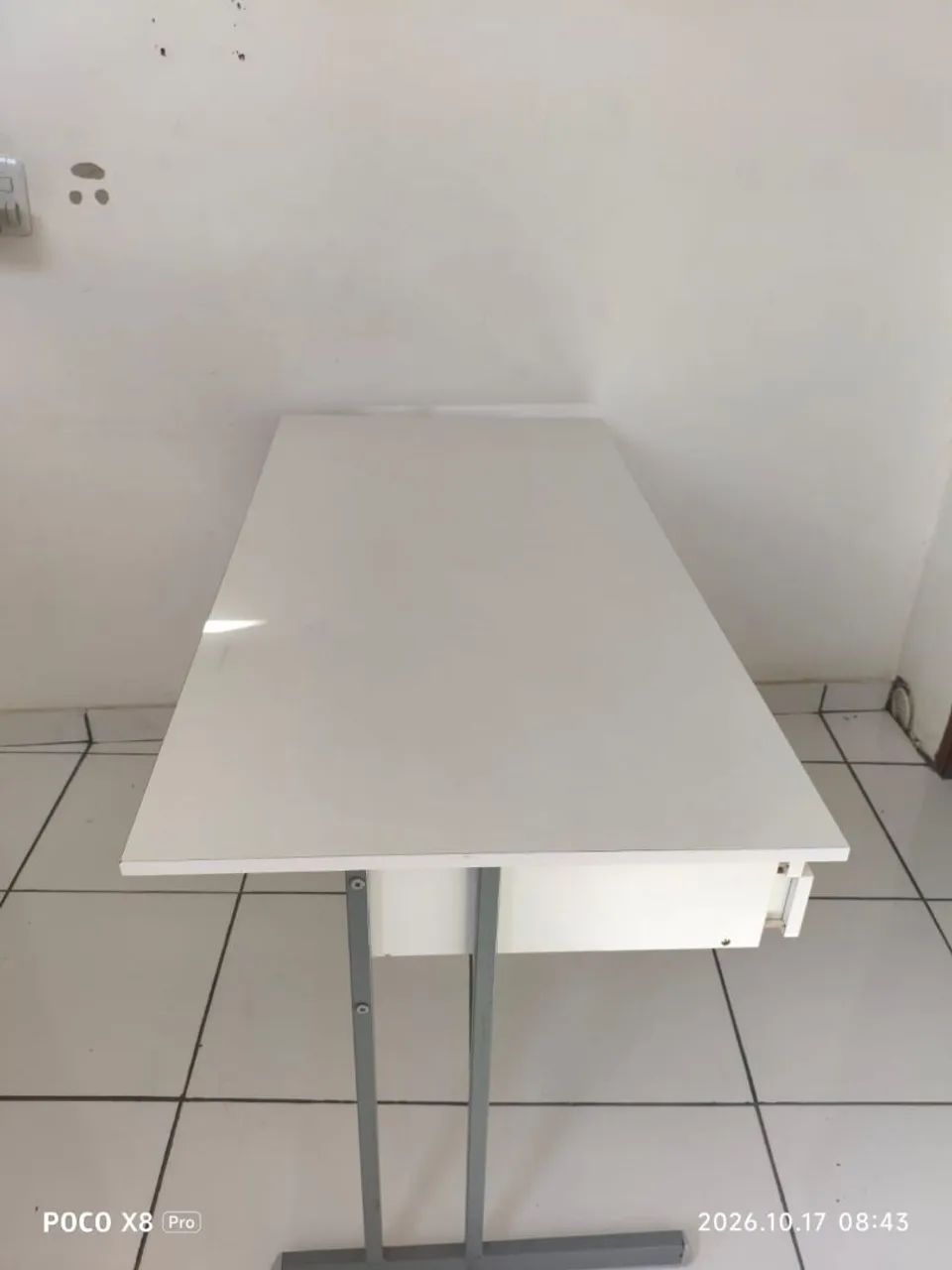 Mesa MDF duas gavetas - Foto 4