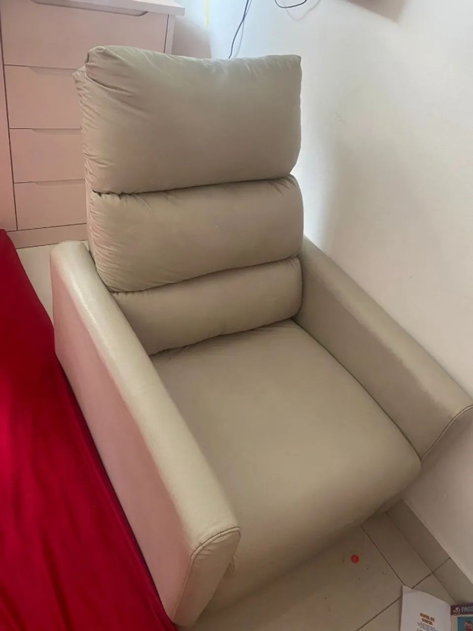 Poltrona de amamentação reclinável