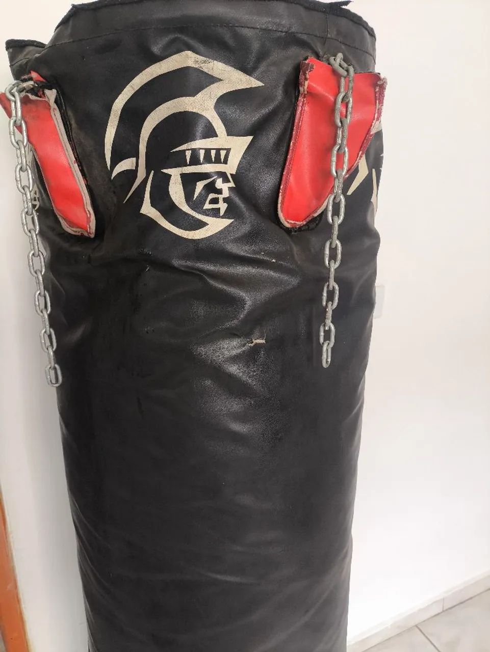 Saco de pancada 1,60m cheio + suporte para parede