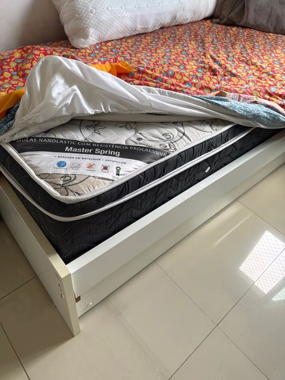 Cama com bicama + os colchões 1,98x1,80 - Foto 2