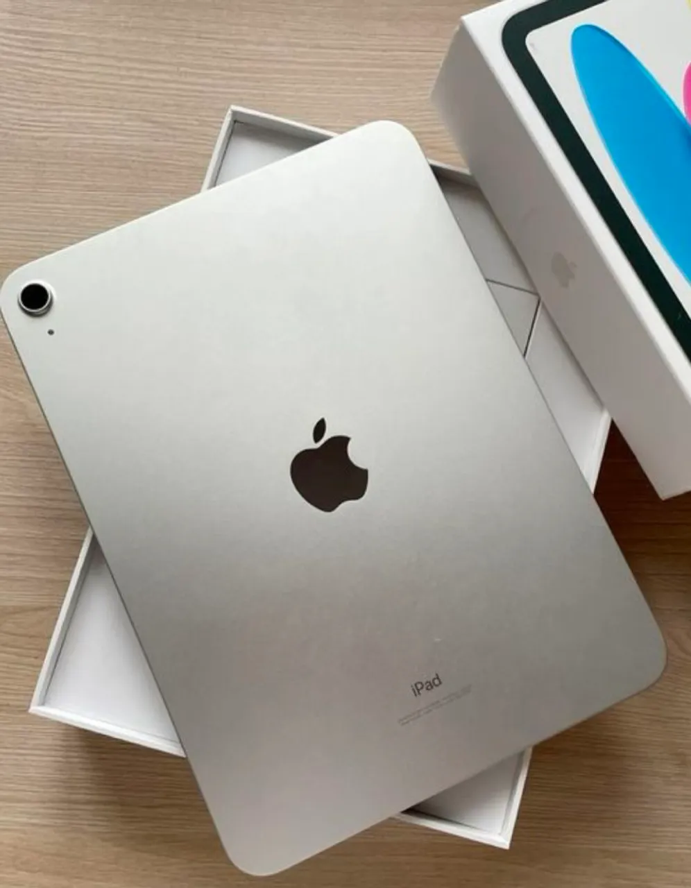 MacBook Air 2025 Apple M4 / Memória 16GB / SSD 512GB / 13.6