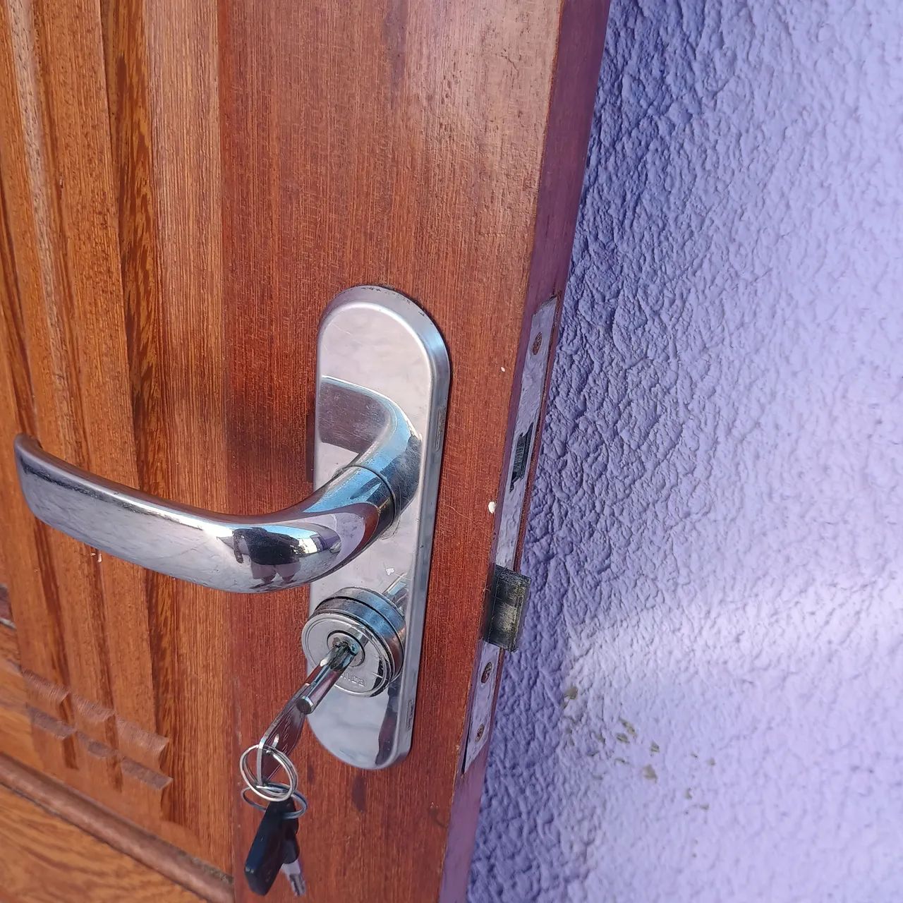 Venda de Porta usada - Portas e Janelas - Cidade Industrial